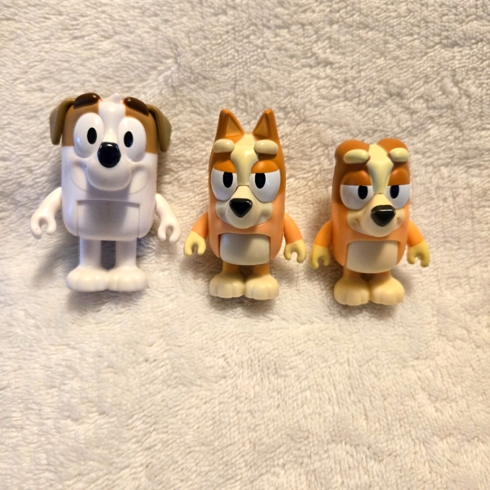 Bluey Lot of 3 Figures Bingo/Bingos Sister/Jack Russell White Brown Dog 2-3"